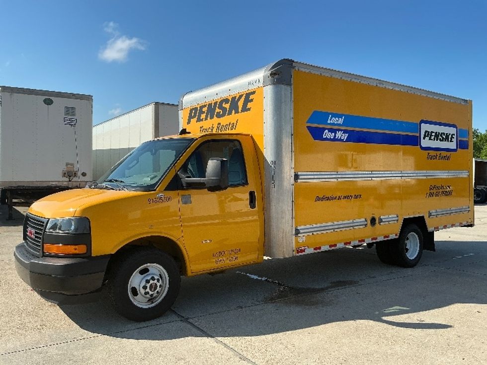 Light Duty Box Truck-Light and Medium Duty Trucks-GMC-2022-Savana G33903-Baton Rouge-LA-99,689\n\t\tmiles-$ 27,500 - Image 3