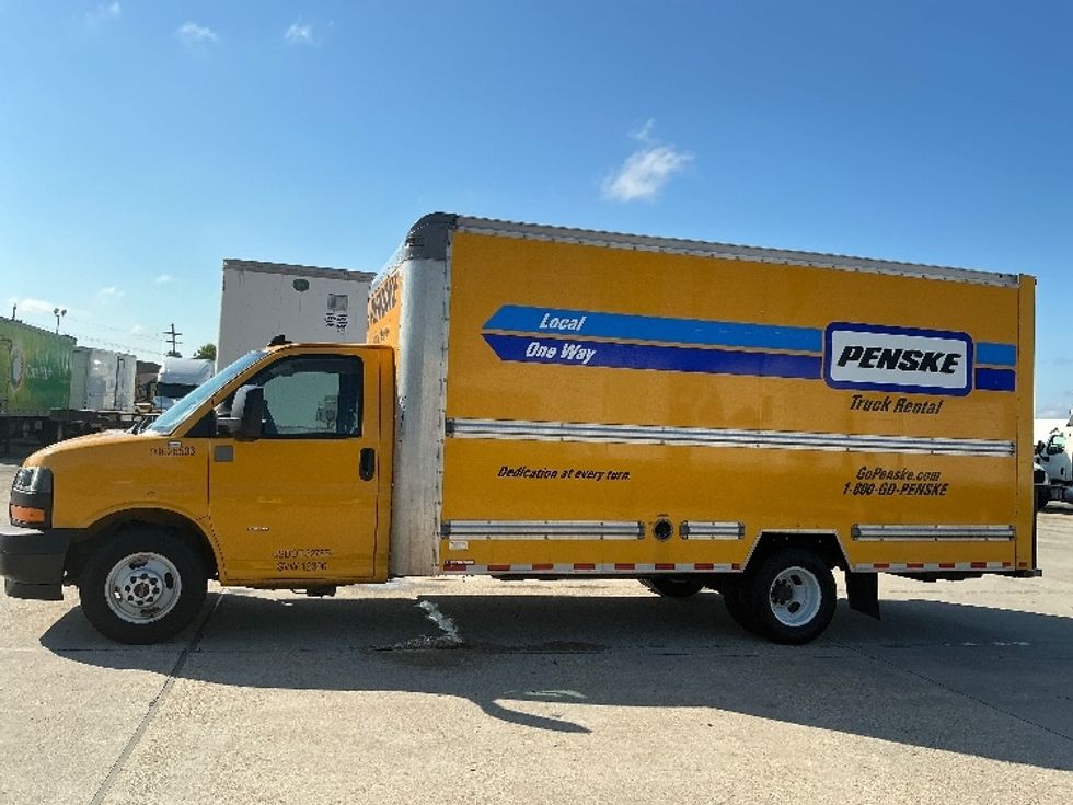 Light Duty Box Truck-Light and Medium Duty Trucks-GMC-2022-Savana G33903-Baton Rouge-LA-99,689\n\t\tmiles-$ 27,500 - Image 4