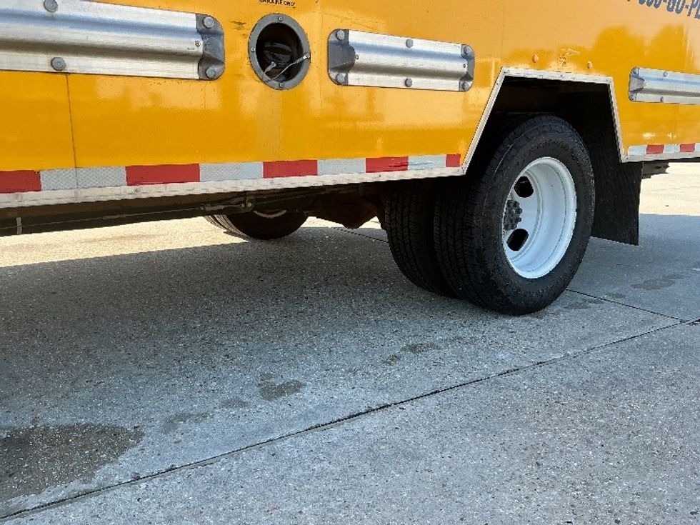 Light Duty Box Truck-Light and Medium Duty Trucks-GMC-2022-Savana G33903-Baton Rouge-LA-99,689\n\t\tmiles-$ 27,500 - Image 5