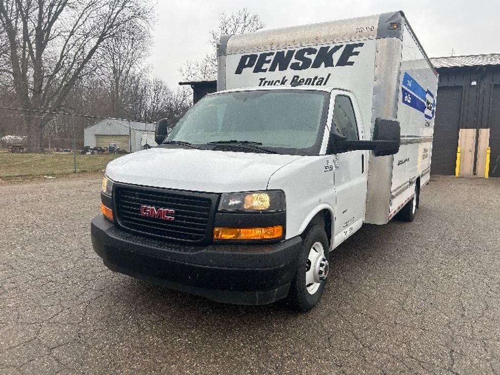 Light Duty Box Truck-Light and Medium Duty Trucks-GMC-2022-Savana G33903-Battle Creek-MI-45,671\n\t\tmiles-$ 43,500 - Image 1