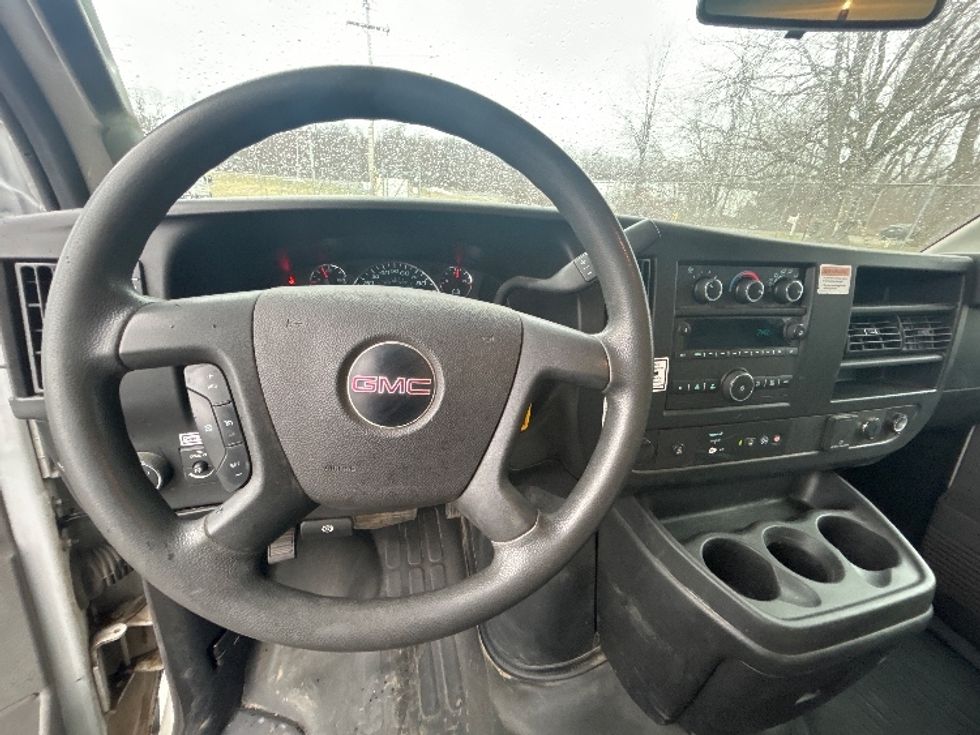 Light Duty Box Truck-Light and Medium Duty Trucks-GMC-2022-Savana G33903-Battle Creek-MI-45,671\n\t\tmiles-$ 43,500 - Image 18