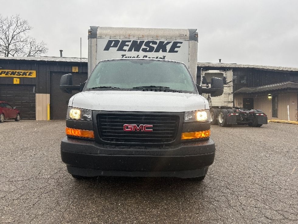 Light Duty Box Truck-Light and Medium Duty Trucks-GMC-2022-Savana G33903-Battle Creek-MI-45,671\n\t\tmiles-$ 43,500 - Image 2