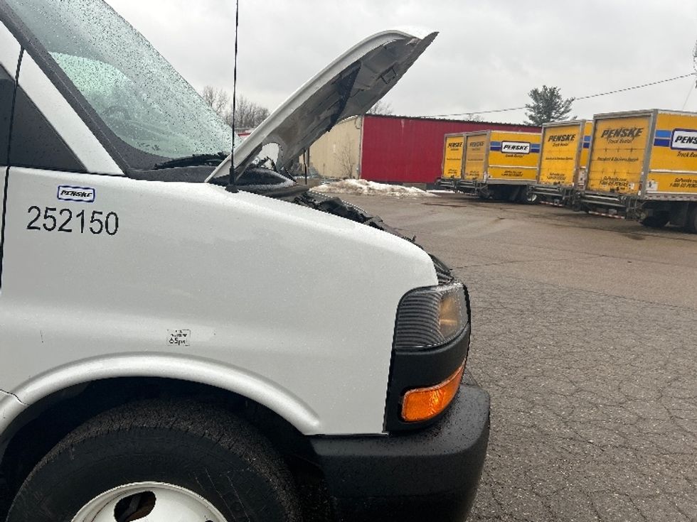 Light Duty Box Truck-Light and Medium Duty Trucks-GMC-2022-Savana G33903-Battle Creek-MI-45,671\n\t\tmiles-$ 43,500 - Image 23