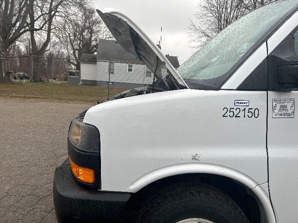 Light Duty Box Truck-Light and Medium Duty Trucks-GMC-2022-Savana G33903-Battle Creek-MI-45,671\n\t\tmiles-$ 43,500 - Image 24