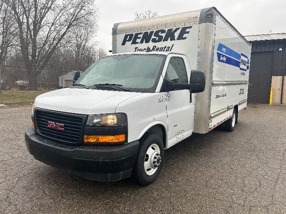 Light Duty Box Truck-Light and Medium Duty Trucks-GMC-2022-Savana G33903-Battle Creek-MI-45,671\n\t\tmiles-$ 43,500 - Image 3