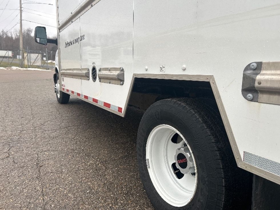Light Duty Box Truck-Light and Medium Duty Trucks-GMC-2022-Savana G33903-Battle Creek-MI-45,671\n\t\tmiles-$ 43,500 - Image 5