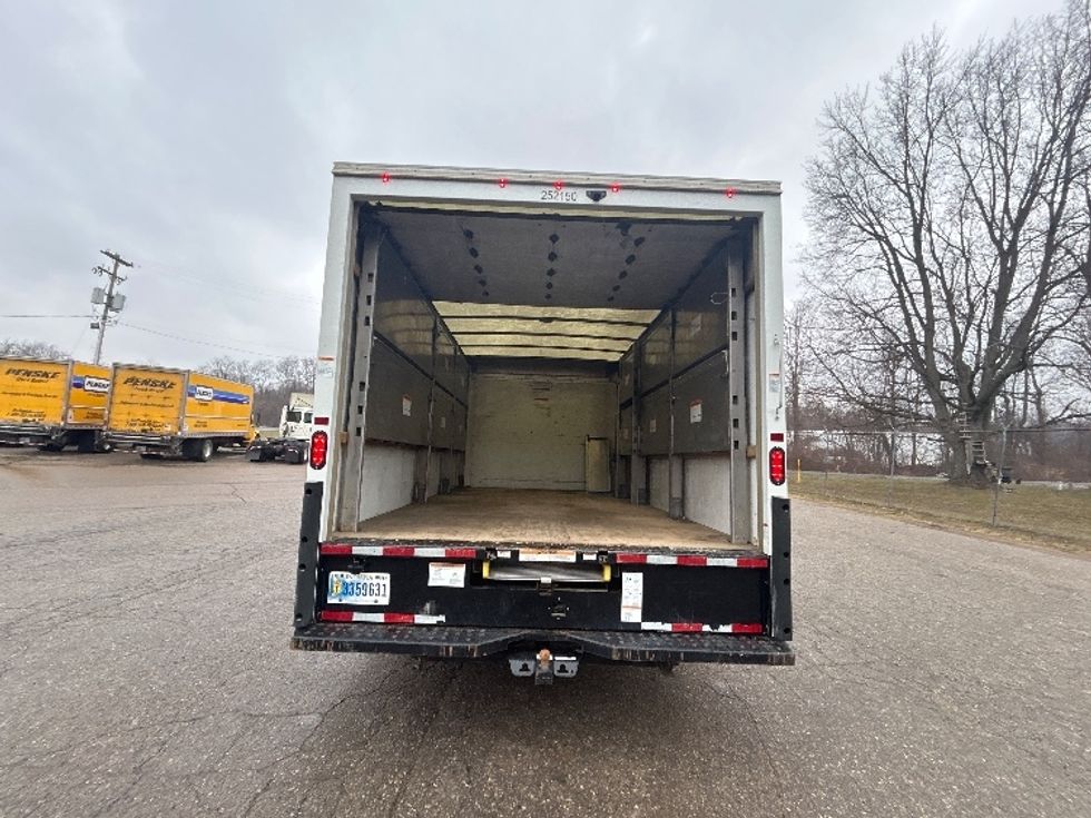 Light Duty Box Truck-Light and Medium Duty Trucks-GMC-2022-Savana G33903-Battle Creek-MI-45,671\n\t\tmiles-$ 43,500 - Image 8