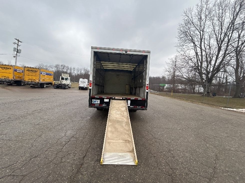 Light Duty Box Truck-Light and Medium Duty Trucks-GMC-2022-Savana G33903-Battle Creek-MI-45,671\n\t\tmiles-$ 43,500 - Image 9