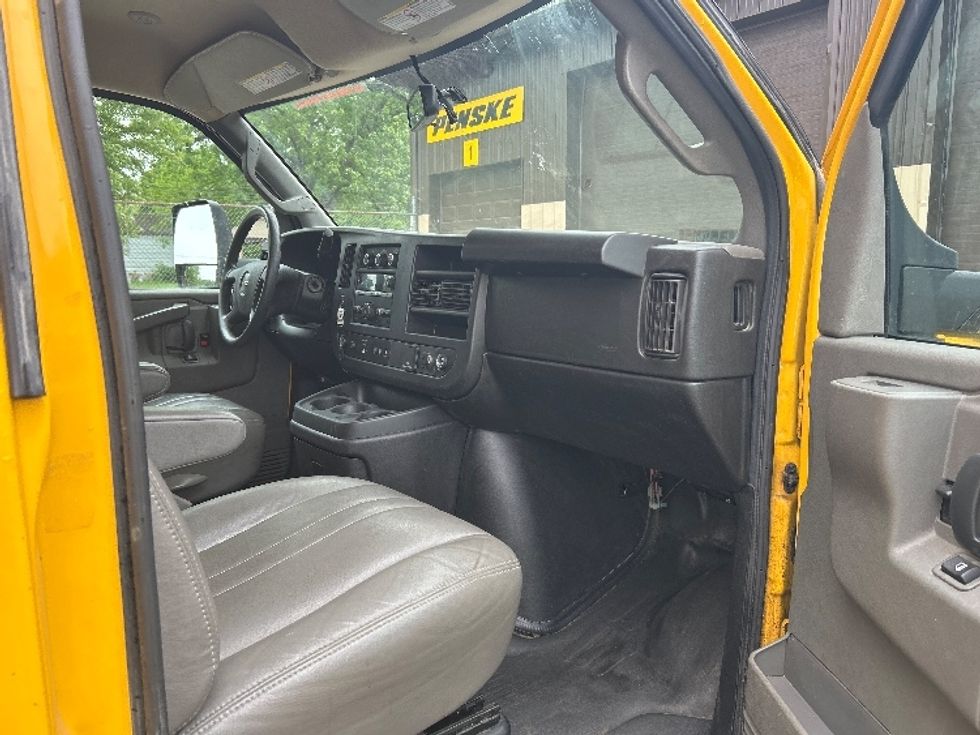 Light Duty Box Truck-Light and Medium Duty Trucks-GMC-2022-Savana G33903-Battle Creek-MI-56,229\n\t\tmiles-$ 34,500 - Image 19