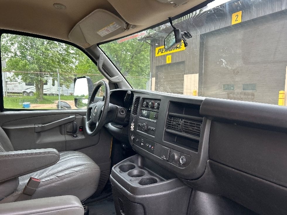 Light Duty Box Truck-Light and Medium Duty Trucks-GMC-2022-Savana G33903-Battle Creek-MI-56,229\n\t\tmiles-$ 34,500 - Image 21