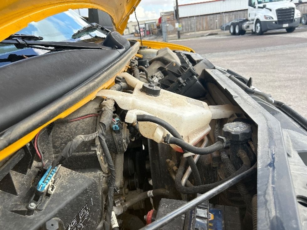 Light Duty Box Truck-Light and Medium Duty Trucks-GMC-2022-Savana G33903-Beaumont-TX-86,634\n\t\tmiles-$ 29,750 - Image 22