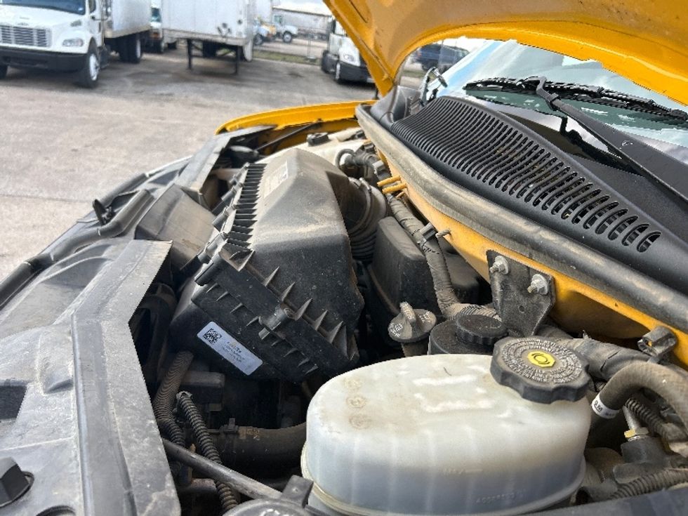 Light Duty Box Truck-Light and Medium Duty Trucks-GMC-2022-Savana G33903-Beaumont-TX-86,634\n\t\tmiles-$ 29,750 - Image 23