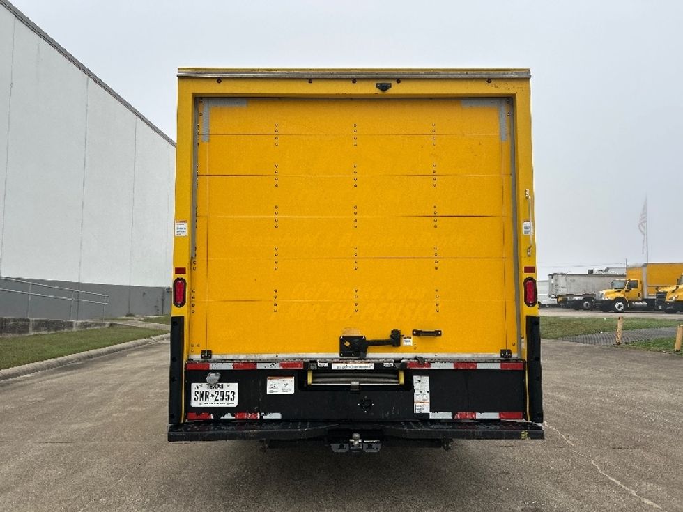 Light Duty Box Truck-Light and Medium Duty Trucks-GMC-2022-Savana G33903-Beaumont-TX-86,634\n\t\tmiles-$ 29,750 - Image 7