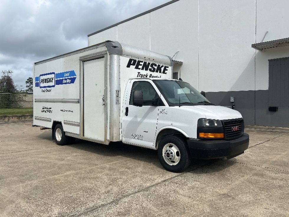 Light Duty Box Truck-Light and Medium Duty Trucks-GMC-2022-Savana G33903-Beaumont-TX-88,942\n\t\tmiles-$ 33,750 - Image 1