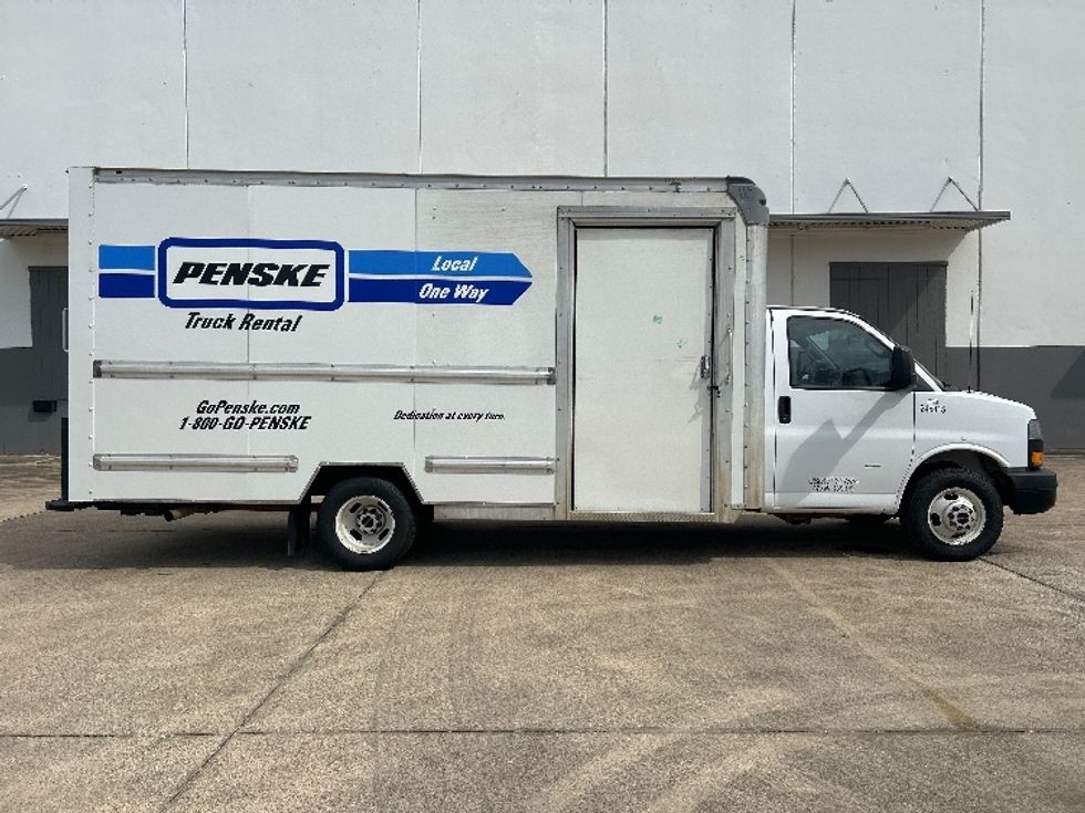 Light Duty Box Truck-Light and Medium Duty Trucks-GMC-2022-Savana G33903-Beaumont-TX-88,942\n\t\tmiles-$ 33,750 - Image 14