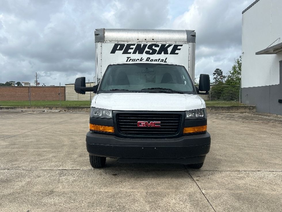 Light Duty Box Truck-Light and Medium Duty Trucks-GMC-2022-Savana G33903-Beaumont-TX-88,942\n\t\tmiles-$ 33,750 - Image 2