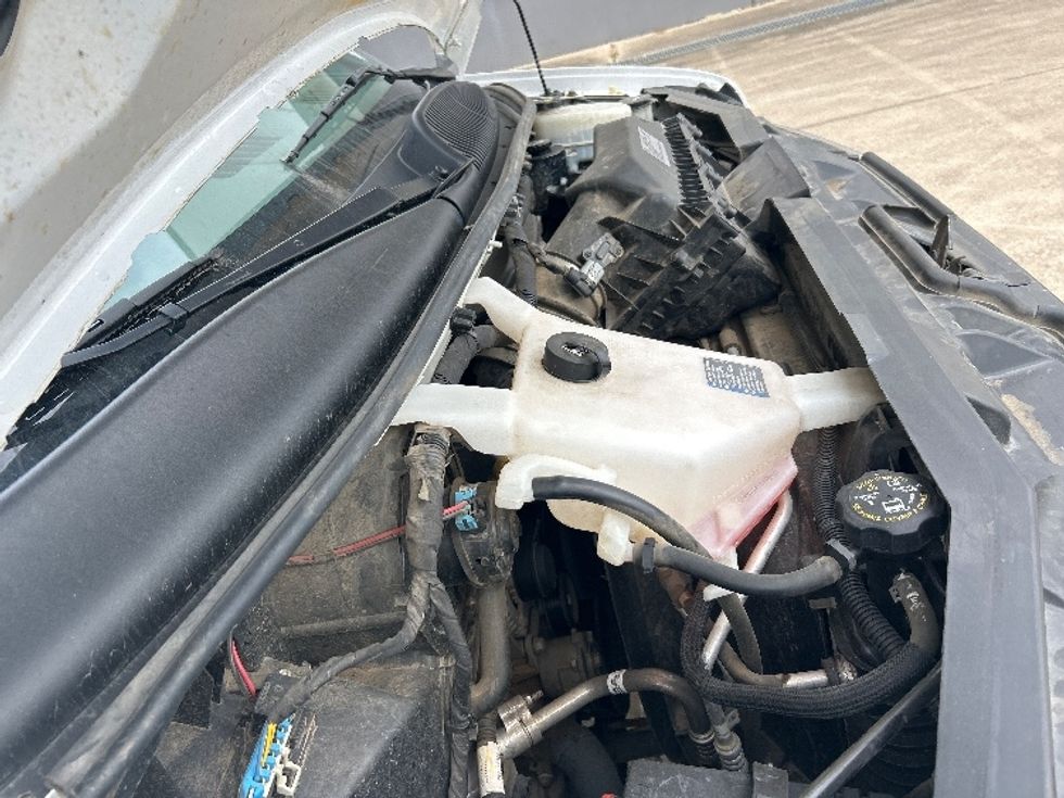 Light Duty Box Truck-Light and Medium Duty Trucks-GMC-2022-Savana G33903-Beaumont-TX-88,942\n\t\tmiles-$ 33,750 - Image 22