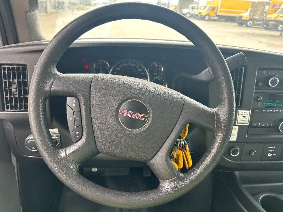 Light Duty Box Truck-Light and Medium Duty Trucks-GMC-2022-Savana G33903-Beaumont-TX-90,461\n\t\tmiles-$ 35,000 - Image 17