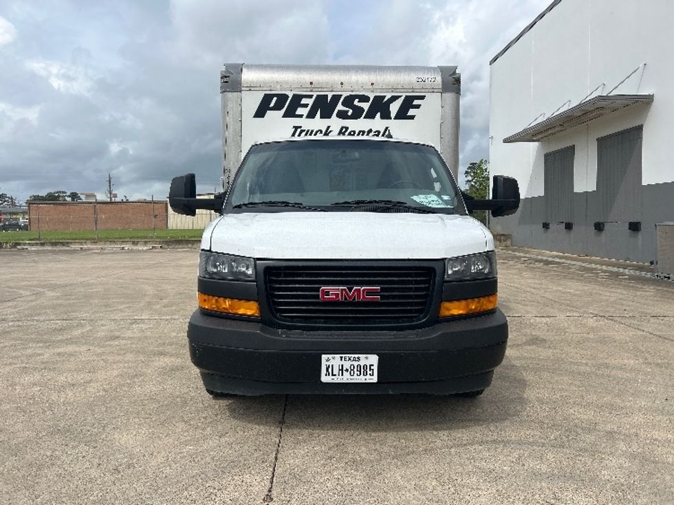 Light Duty Box Truck-Light and Medium Duty Trucks-GMC-2022-Savana G33903-Beaumont-TX-90,461\n\t\tmiles-$ 35,000 - Image 2