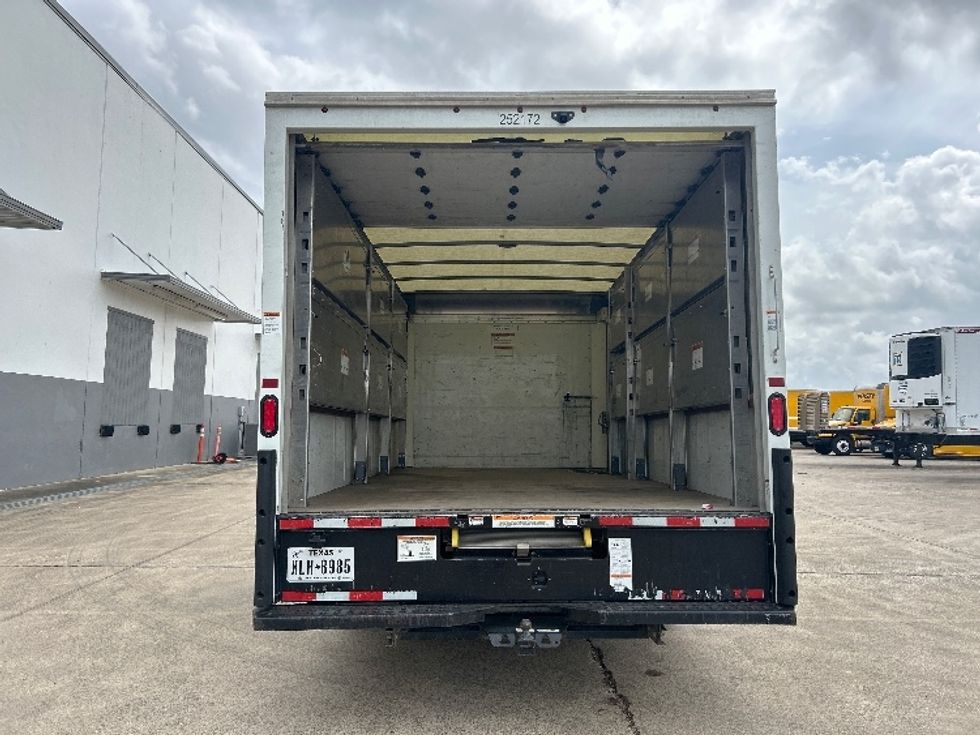 Light Duty Box Truck-Light and Medium Duty Trucks-GMC-2022-Savana G33903-Beaumont-TX-90,461\n\t\tmiles-$ 35,000 - Image 8