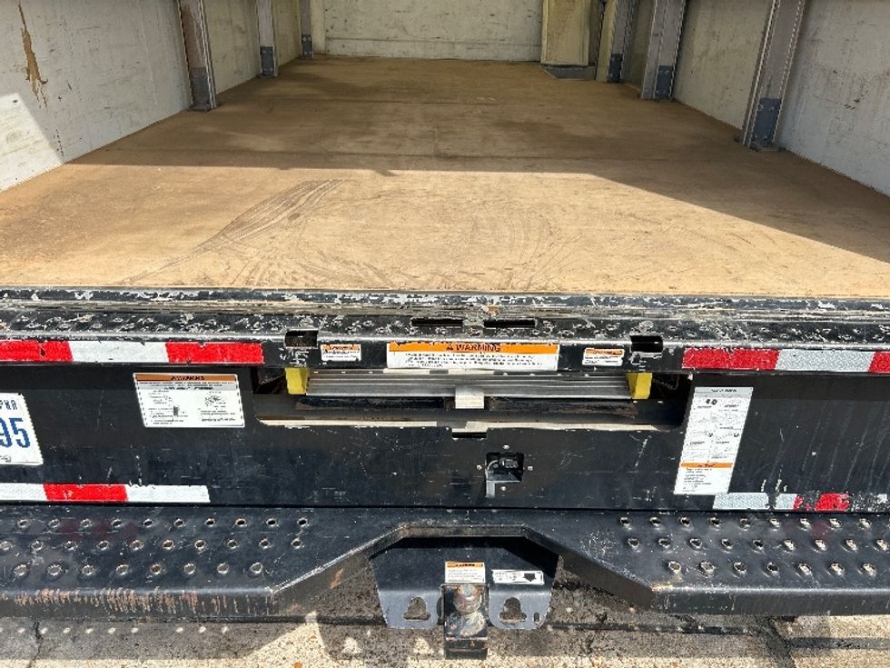 Light Duty Box Truck-Light and Medium Duty Trucks-GMC-2022-Savana G33903-Beaumont-TX-90,461\n\t\tmiles-$ 35,000 - Image 9