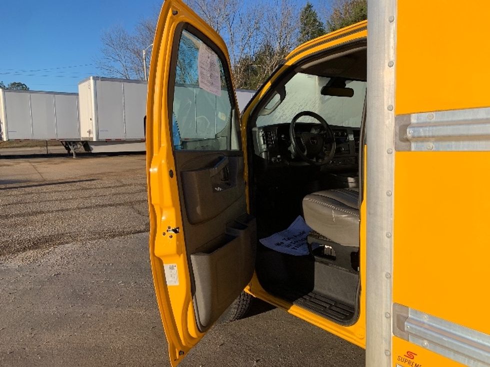 Light Duty Box Truck-Light and Medium Duty Trucks-GMC-2022-Savana G33903-Belden-MS-105,836\n\t\tmiles-$ 27,000 - Image 16