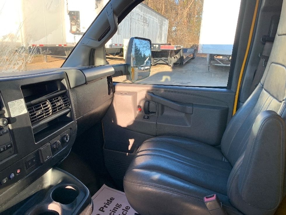 Light Duty Box Truck-Light and Medium Duty Trucks-GMC-2022-Savana G33903-Belden-MS-105,836\n\t\tmiles-$ 27,000 - Image 19