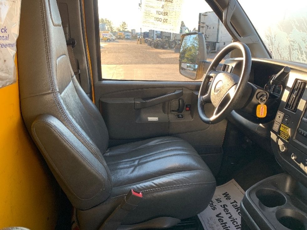 Light Duty Box Truck-Light and Medium Duty Trucks-GMC-2022-Savana G33903-Belden-MS-105,836\n\t\tmiles-$ 27,000 - Image 22