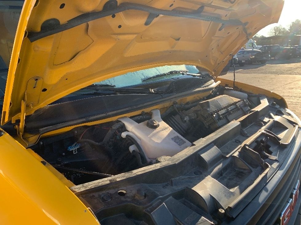 Light Duty Box Truck-Light and Medium Duty Trucks-GMC-2022-Savana G33903-Belden-MS-105,836\n\t\tmiles-$ 27,000 - Image 23