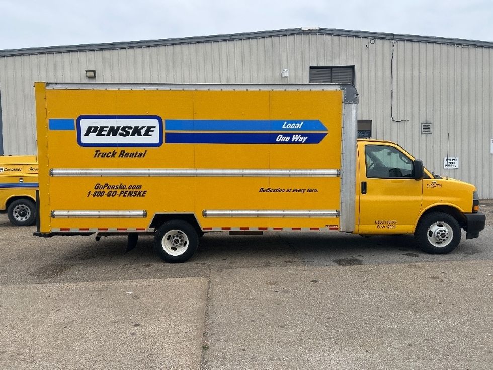 Light Duty Box Truck-Light and Medium Duty Trucks-GMC-2022-Savana G33903-Belden-MS-115,469\n\t\tmiles-$ 25,000 - Image 15