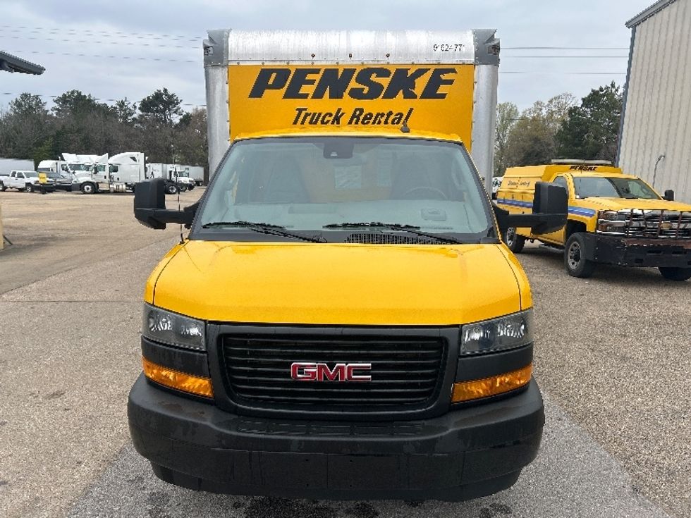 Light Duty Box Truck-Light and Medium Duty Trucks-GMC-2022-Savana G33903-Belden-MS-115,469\n\t\tmiles-$ 25,000 - Image 2