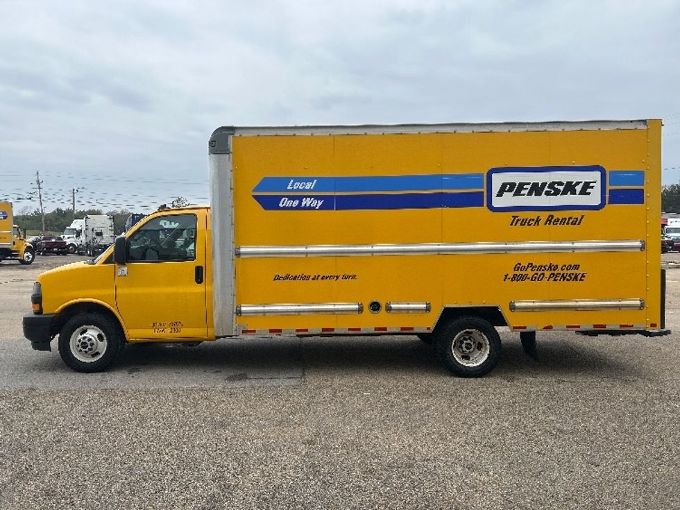 Light Duty Box Truck-Light and Medium Duty Trucks-GMC-2022-Savana G33903-Belden-MS-115,469\n\t\tmiles-$ 25,000 - Image 4