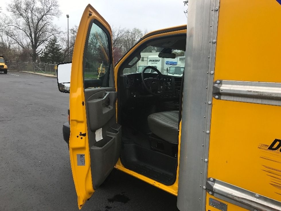 Light Duty Box Truck-Light and Medium Duty Trucks-GMC-2022-Savana G33903-Bensalem-PA-96,369\n\t\tmiles-$ 29,000 - Image 16