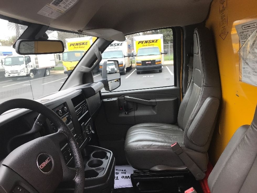 Light Duty Box Truck-Light and Medium Duty Trucks-GMC-2022-Savana G33903-Bensalem-PA-96,369\n\t\tmiles-$ 29,000 - Image 19