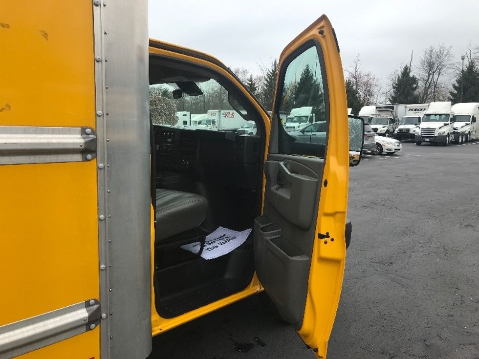 Light Duty Box Truck-Light and Medium Duty Trucks-GMC-2022-Savana G33903-Bensalem-PA-96,369\n\t\tmiles-$ 29,000 - Image 20