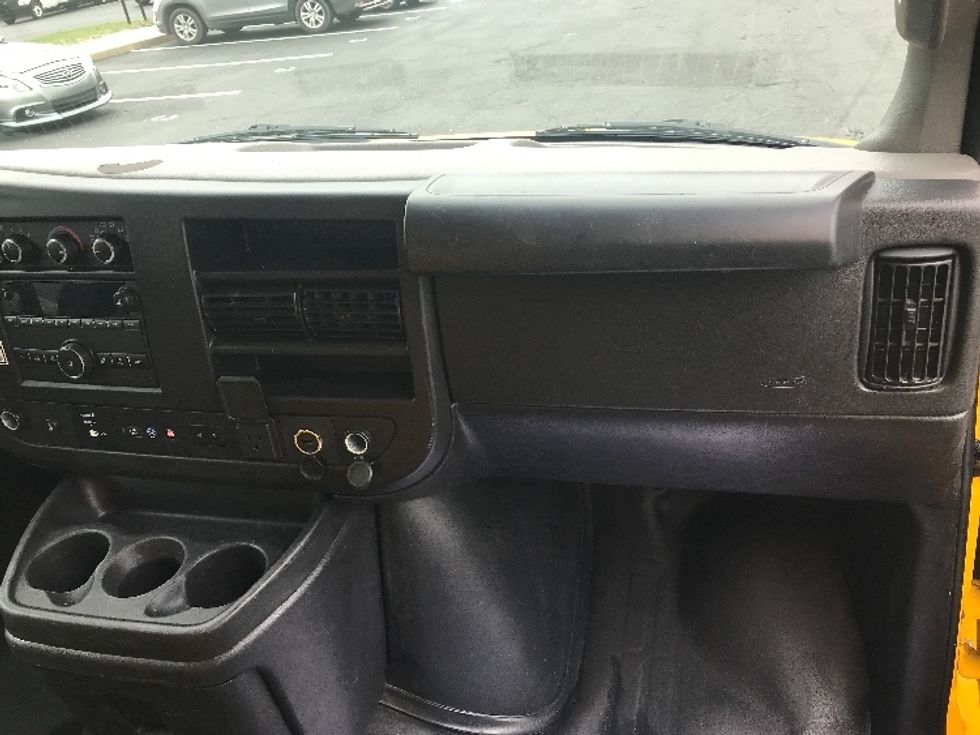 Light Duty Box Truck-Light and Medium Duty Trucks-GMC-2022-Savana G33903-Bensalem-PA-96,369\n\t\tmiles-$ 29,000 - Image 21