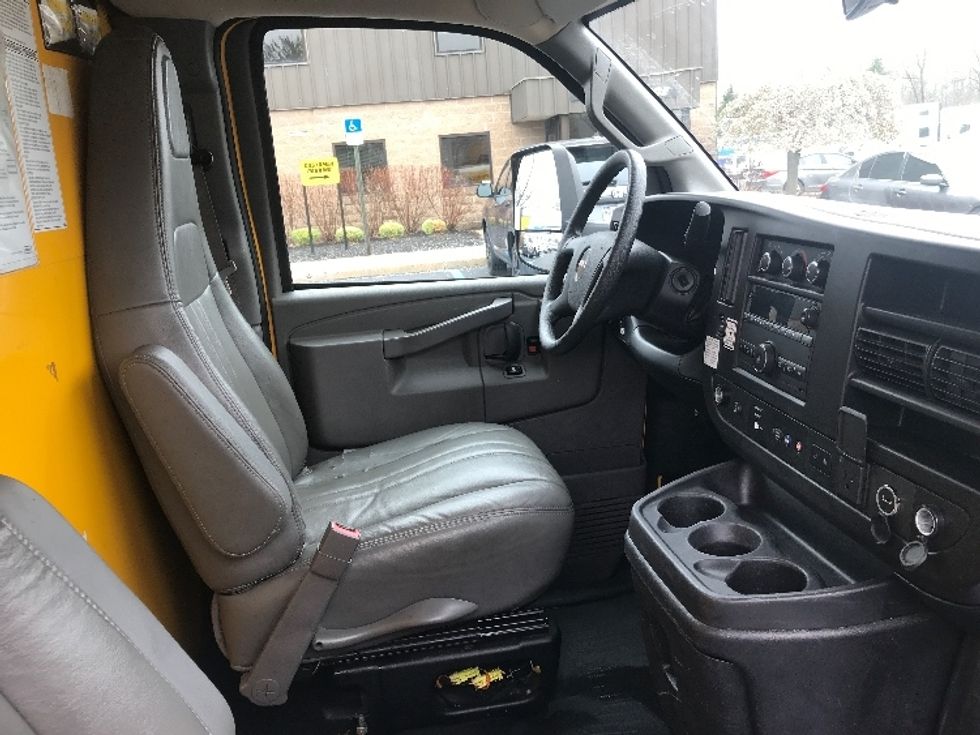 Light Duty Box Truck-Light and Medium Duty Trucks-GMC-2022-Savana G33903-Bensalem-PA-96,369\n\t\tmiles-$ 29,000 - Image 22