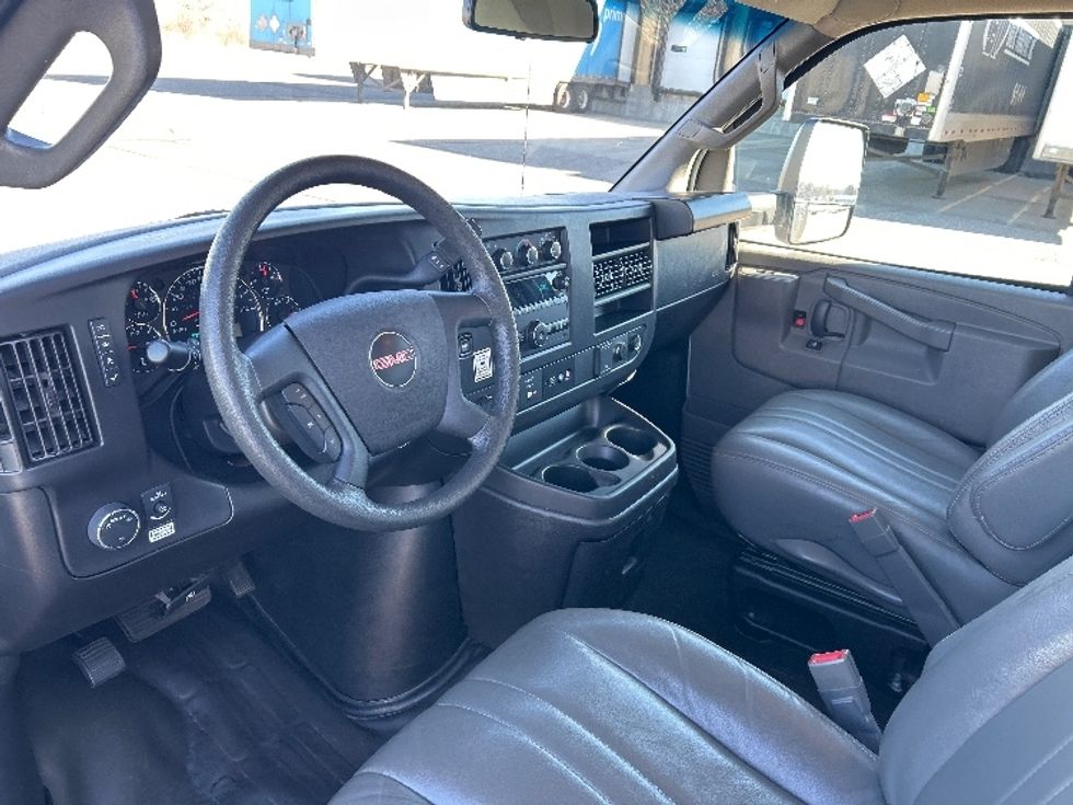 Light Duty Box Truck-Light and Medium Duty Trucks-GMC-2022-Savana G33903-Billings-MT-102,889\n\t\tmiles-$ 32,250 - Image 16