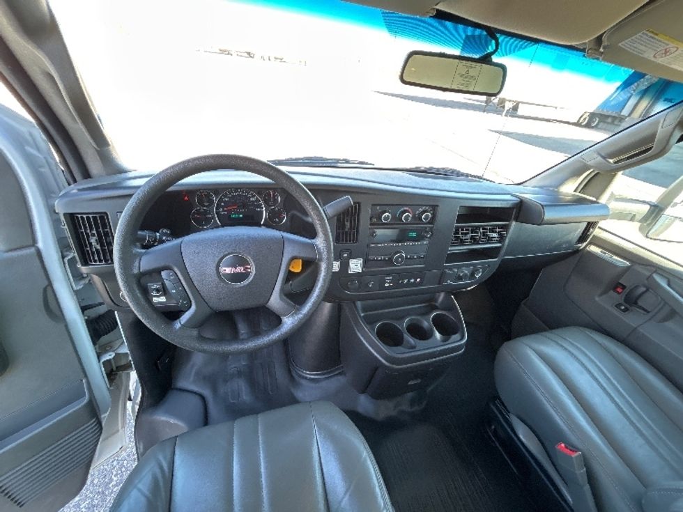 Light Duty Box Truck-Light and Medium Duty Trucks-GMC-2022-Savana G33903-Billings-MT-102,889\n\t\tmiles-$ 32,250 - Image 17