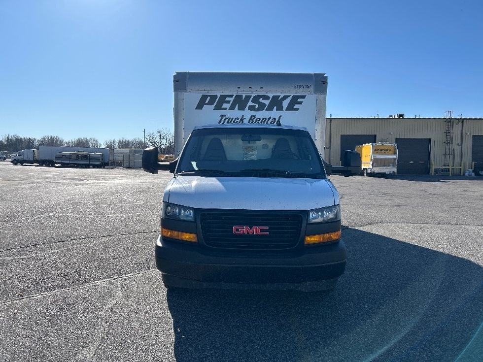 Light Duty Box Truck-Light and Medium Duty Trucks-GMC-2022-Savana G33903-Billings-MT-102,889\n\t\tmiles-$ 32,250 - Image 2