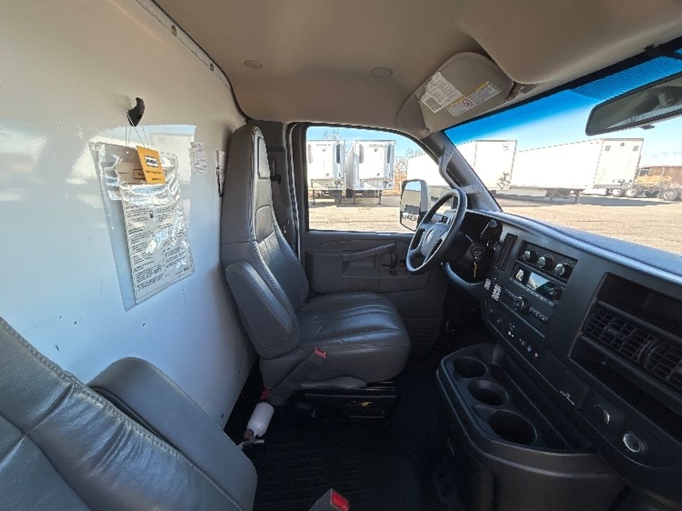 Light Duty Box Truck-Light and Medium Duty Trucks-GMC-2022-Savana G33903-Billings-MT-102,889\n\t\tmiles-$ 32,250 - Image 21