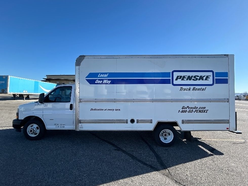 Light Duty Box Truck-Light and Medium Duty Trucks-GMC-2022-Savana G33903-Billings-MT-102,889\n\t\tmiles-$ 32,250 - Image 4