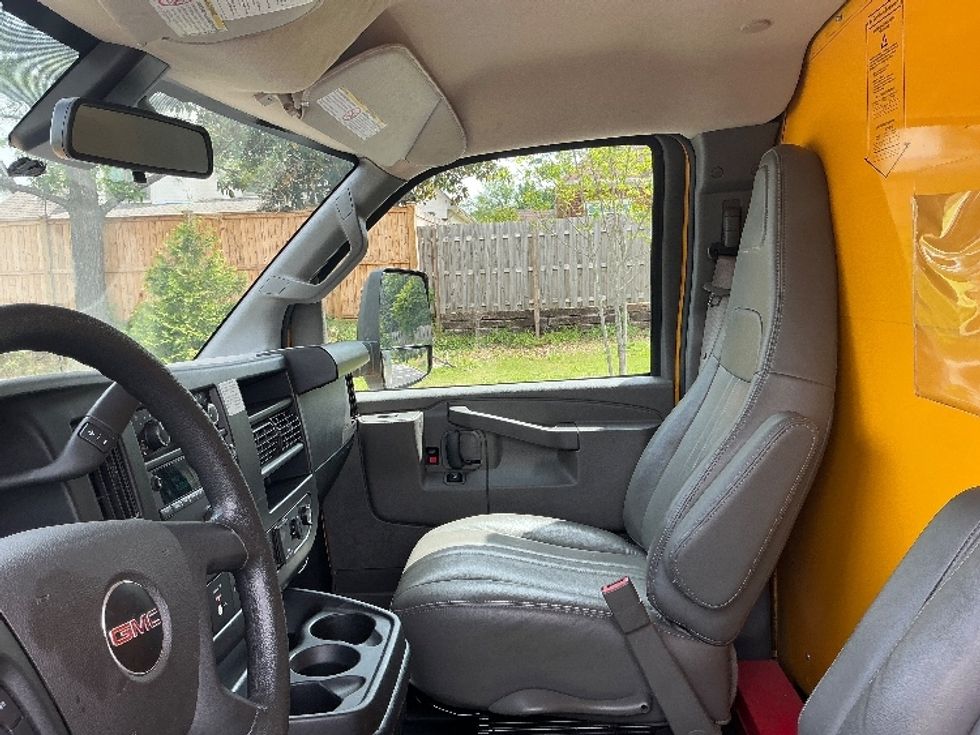 Light Duty Box Truck-Light and Medium Duty Trucks-GMC-2022-Savana G33903-Birmingham-AL-116,974\n\t\tmiles-$ 24,750 - Image 19
