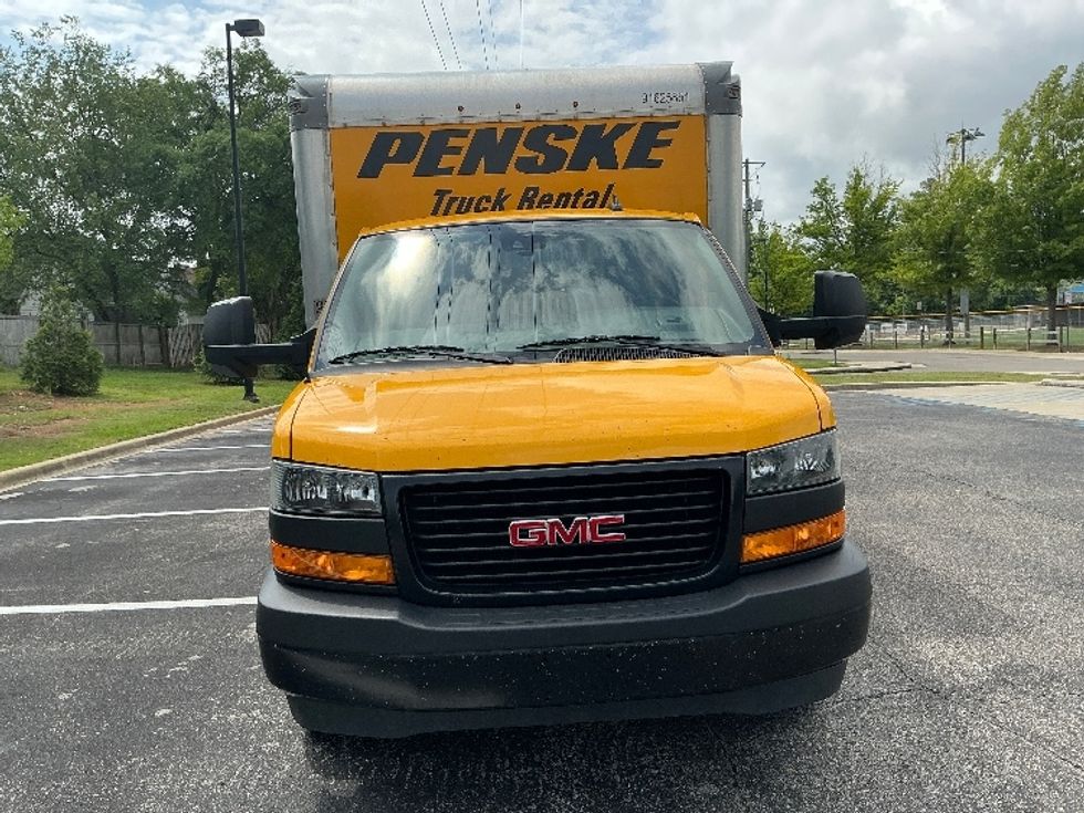 Light Duty Box Truck-Light and Medium Duty Trucks-GMC-2022-Savana G33903-Birmingham-AL-116,974\n\t\tmiles-$ 24,750 - Image 2