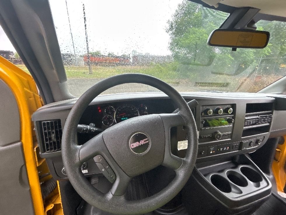 Light Duty Box Truck-Light and Medium Duty Trucks-GMC-2022-Savana G33903-Birmingham-AL-123,891\n\t\tmiles-$ 24,750 - Image 14