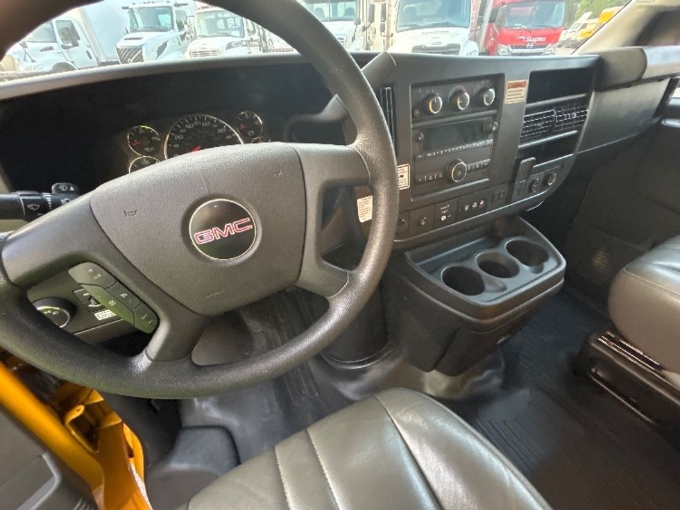 Light Duty Box Truck-Light and Medium Duty Trucks-GMC-2022-Savana G33903-Birmingham-AL-123,891\n\t\tmiles-$ 24,750 - Image 15