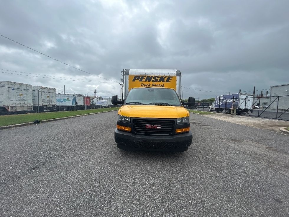 Light Duty Box Truck-Light and Medium Duty Trucks-GMC-2022-Savana G33903-Birmingham-AL-123,891\n\t\tmiles-$ 24,750 - Image 2