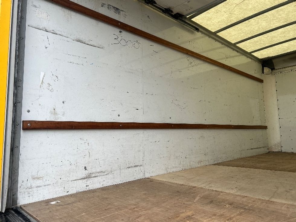 Light Duty Box Truck-Light and Medium Duty Trucks-GMC-2022-Savana G33903-Birmingham-AL-123,891\n\t\tmiles-$ 24,750 - Image 9