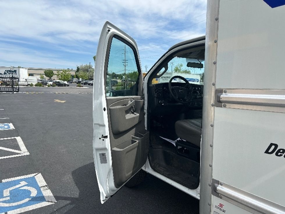 Light Duty Box Truck-Light and Medium Duty Trucks-GMC-2022-Savana G33903-Boise-ID-101,061\n\t\tmiles-$ 30,750 - Image 16