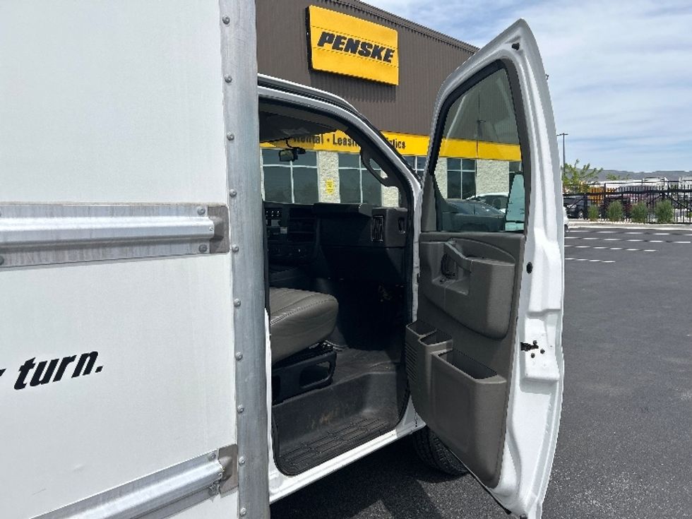 Light Duty Box Truck-Light and Medium Duty Trucks-GMC-2022-Savana G33903-Boise-ID-101,061\n\t\tmiles-$ 30,750 - Image 19